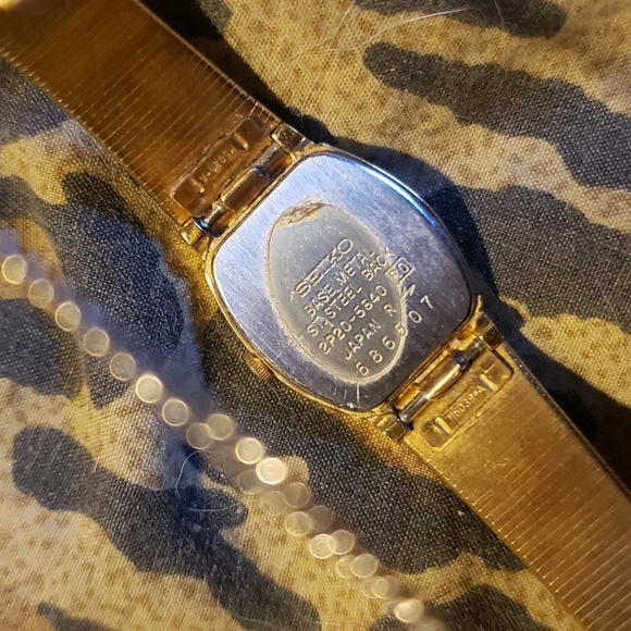 Vintage gold Seiko watch. Has a safety chain. - Picture 3 of 5